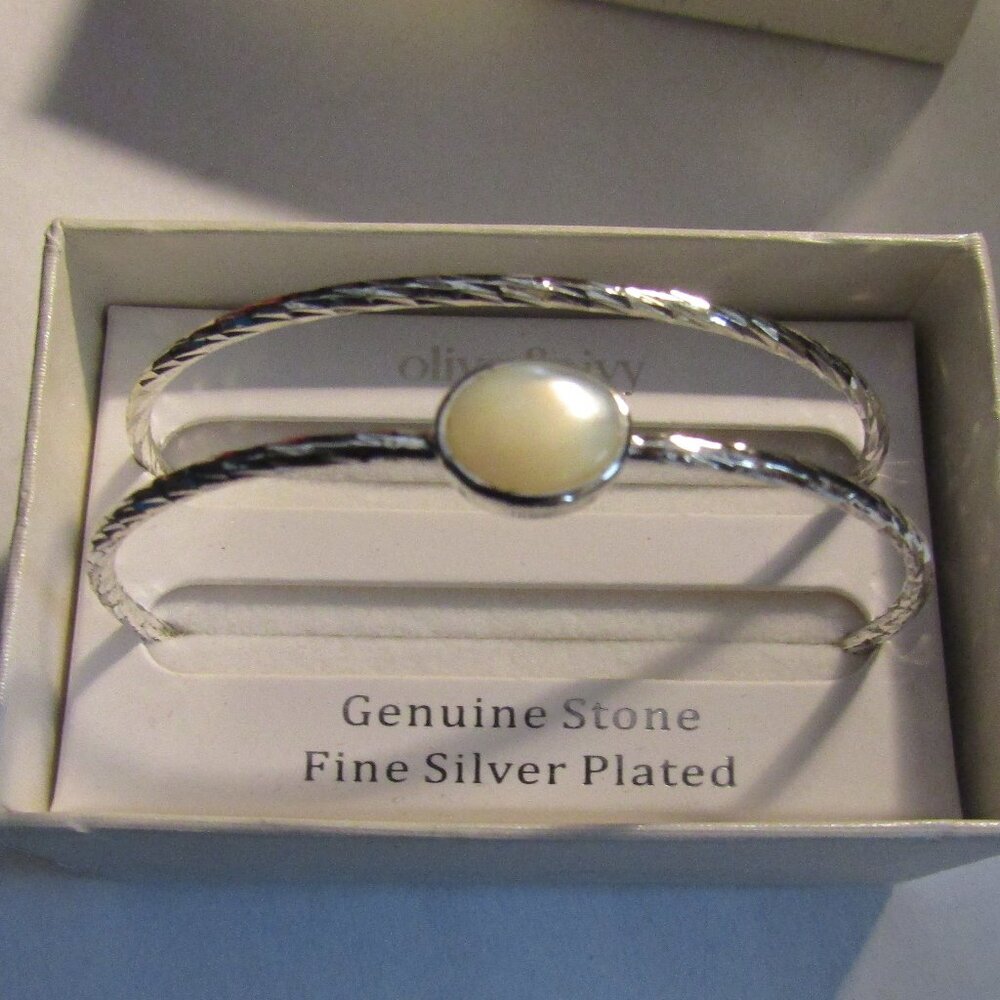 New in box 2 Genuine Stone & Silver Plated 2 BANGLE BRACELETS by Olive & Ivy